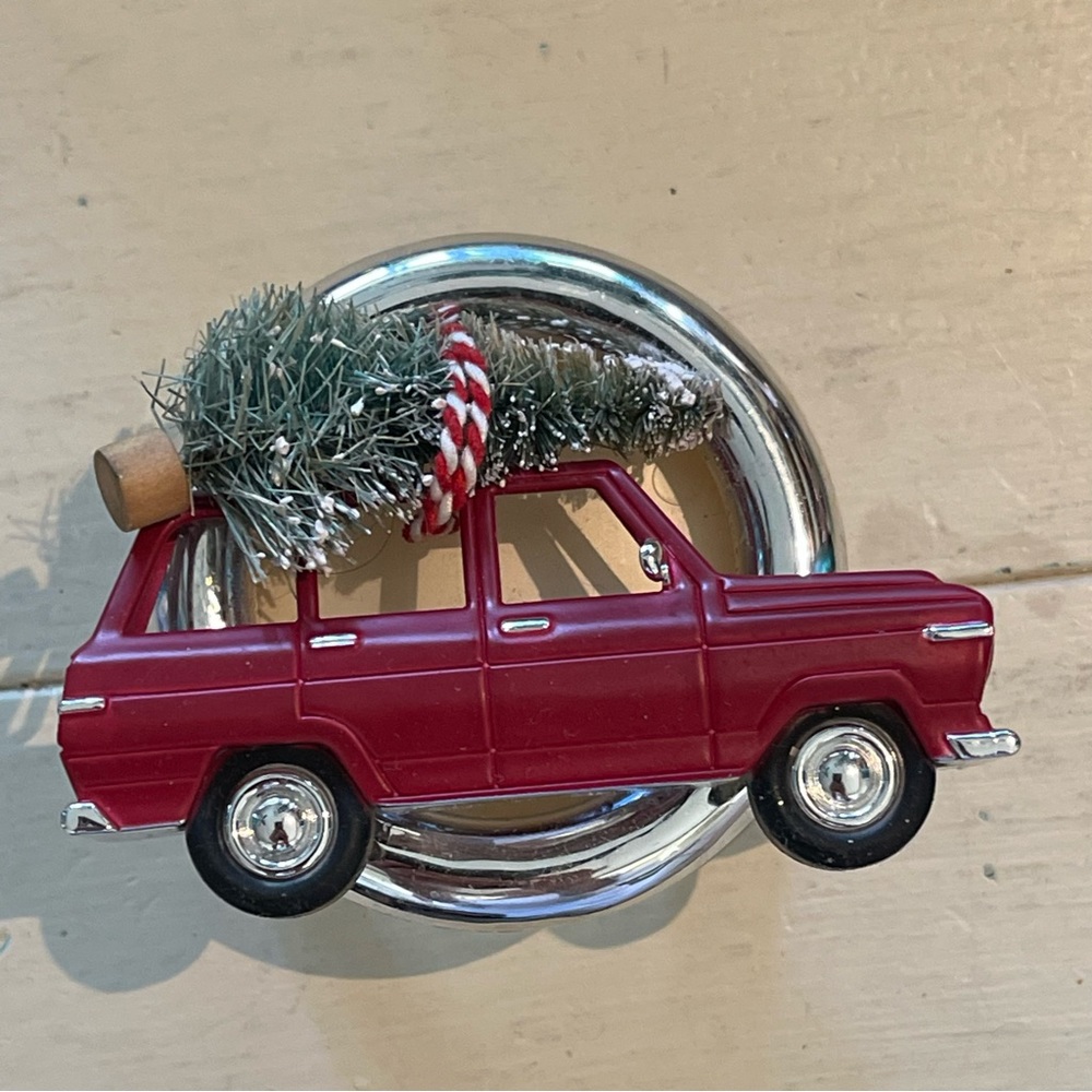 Bath & Body Works Red Jeep with Christmas tree visor clip